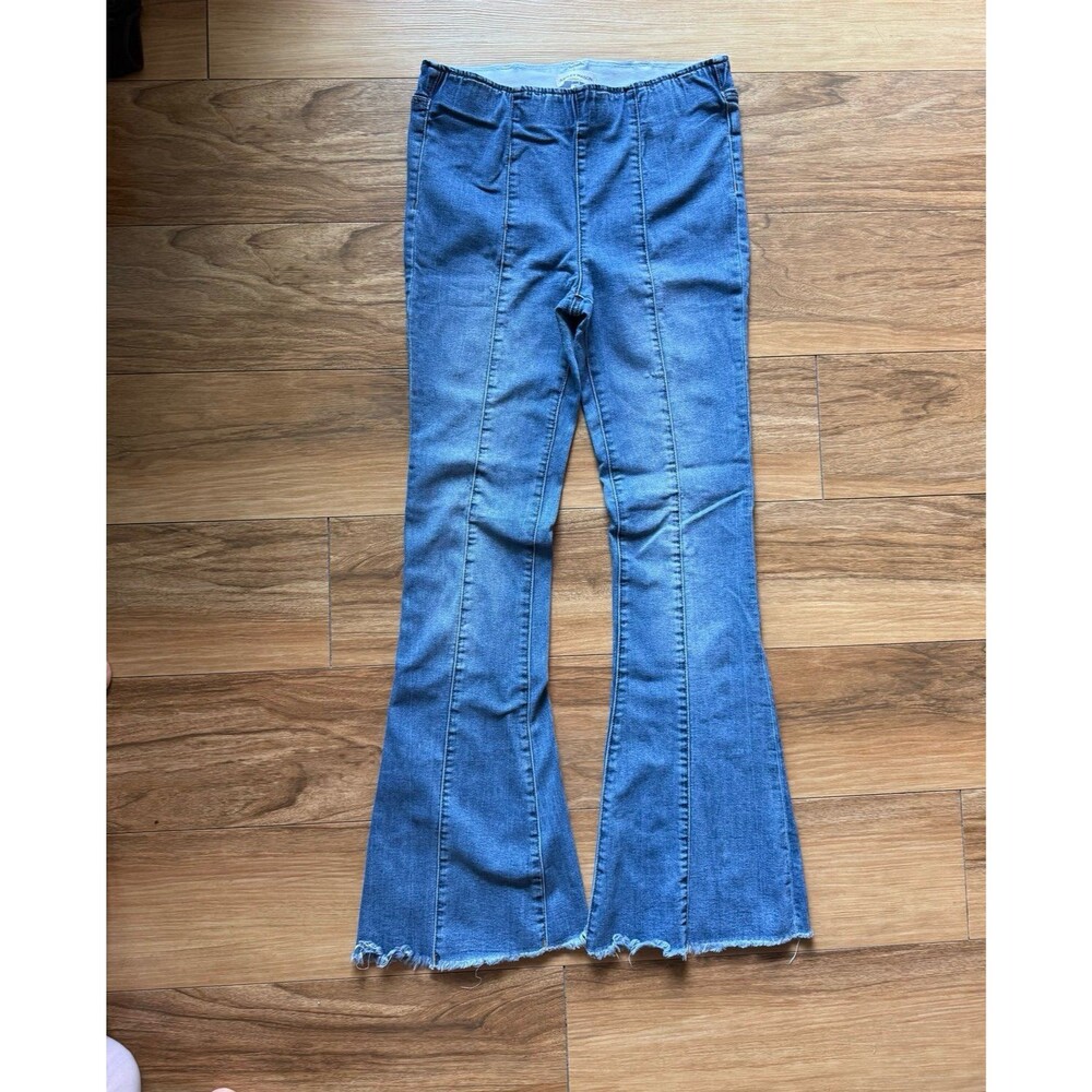 Ashley Mason Pull-On Flare Jeans Size 9 Blue Front Seam Raw Hem Women’s Medium